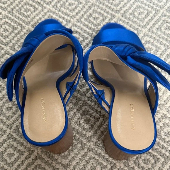 Ann Taylor Royal Blue Satin Bow Sandals - Picture 5 of 6